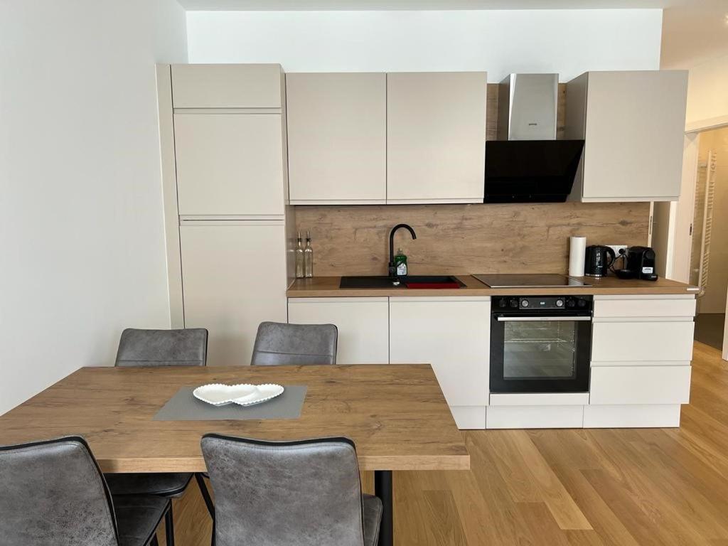 New Central Apartments Westbahnhof 비엔나 외부 사진